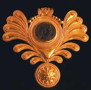 Bronze Coin Of Roman Empress Fausta, 307 CE - 37 CE