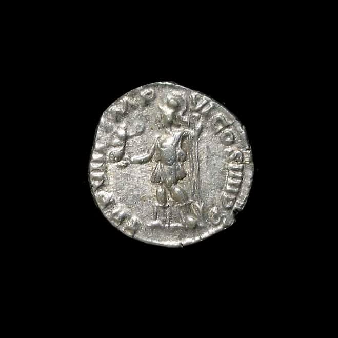 Silver Denarius of Emperor Commodus, 180 CE - 192 CE