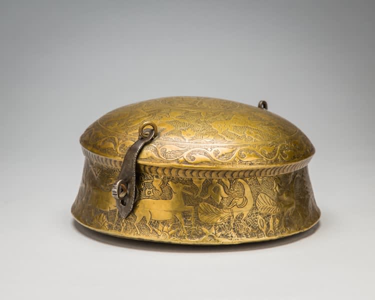 Beautifully engraved brass round lidded box, 18th Century CE - 19th Century CE