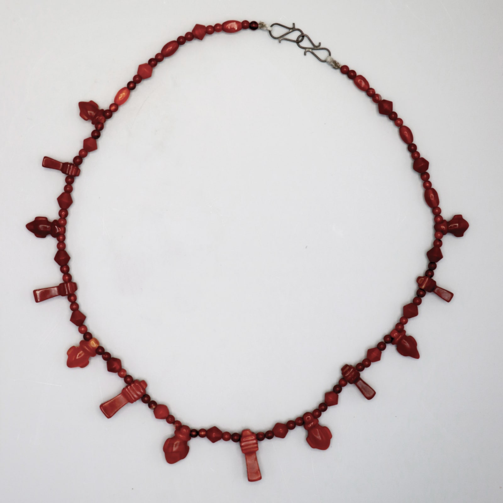 Amuletic Necklace, with Hearts and Djed-Pillars, 1353 BC - 1292 BC
