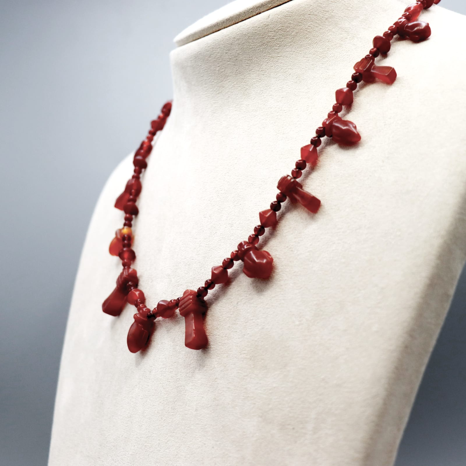 Amuletic Necklace, with Hearts and Djed-Pillars, 1353 BC - 1292 BC