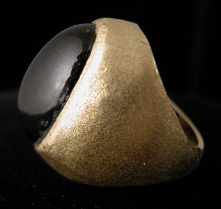 Gold Ring with Cabochon Black Cross Star Sapphire