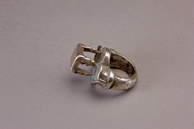 Silver Islamic rectangular ring with inscription