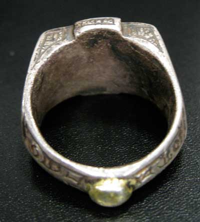 Seljuk Incised Silver Ring with Gold Inlay, 1100 CE - 1400 CE