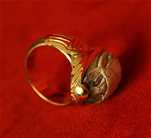 Egyptian Scarab in an 18 Karat Gold Ring, 1600 BCE - 1100 BCE
