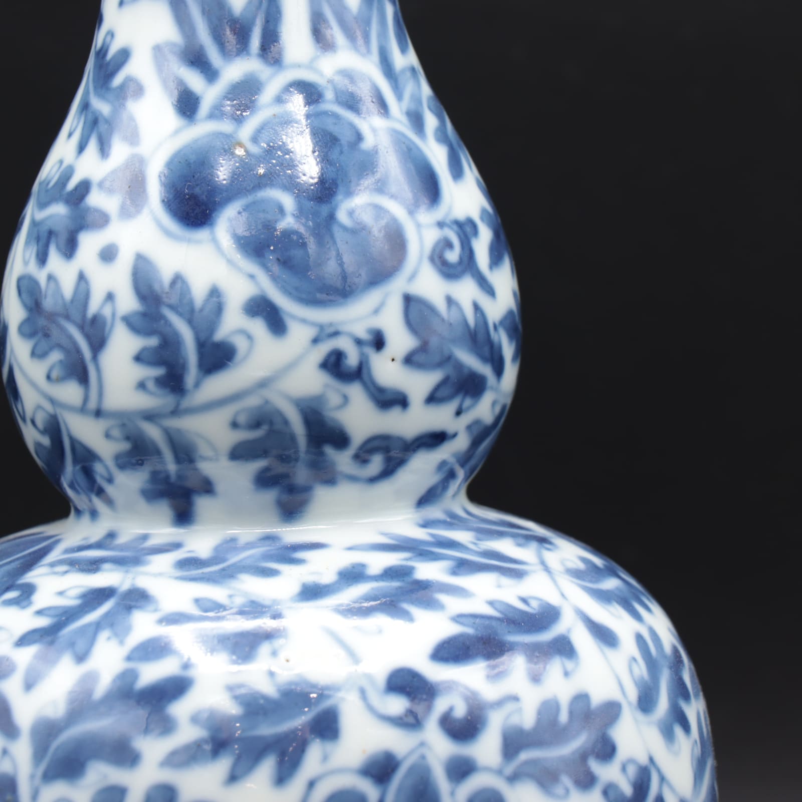Blue and White porcelain gourd-shape vase, 1700 CE - 1900 CE