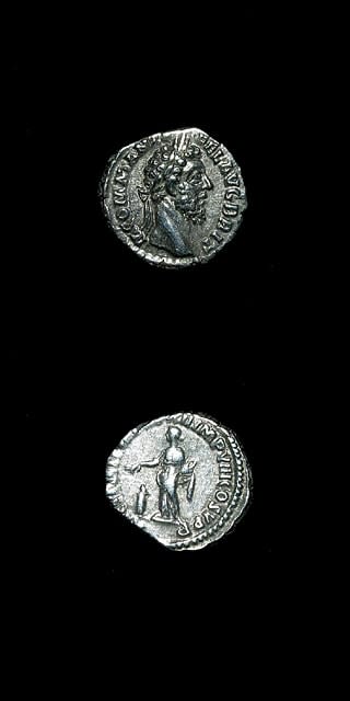 Silver Denarius of Emperor Commodus, 180 CE - 192 CE