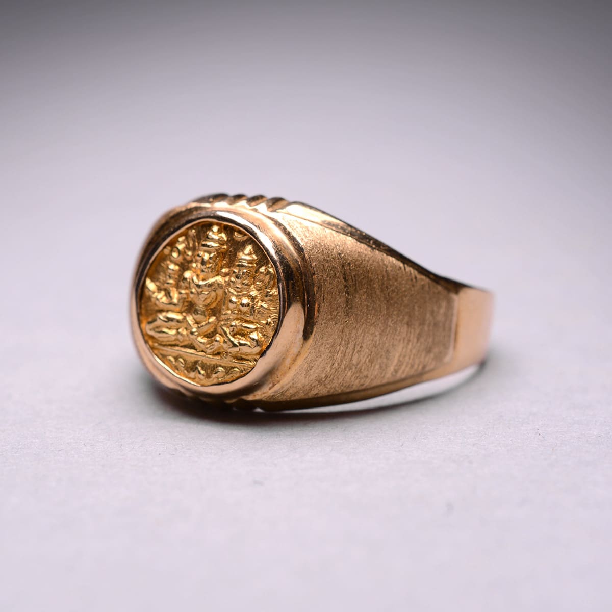 Gold Ring Featuring a Gold Pagoda from the Vijayanagara Empire, 14th Century CE - 15th Century CE