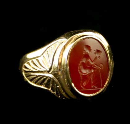 Gold Ring Featuring a Classical Revival Carnelian Intaglio of Penelope, 18th Century CE - 19th Century CE