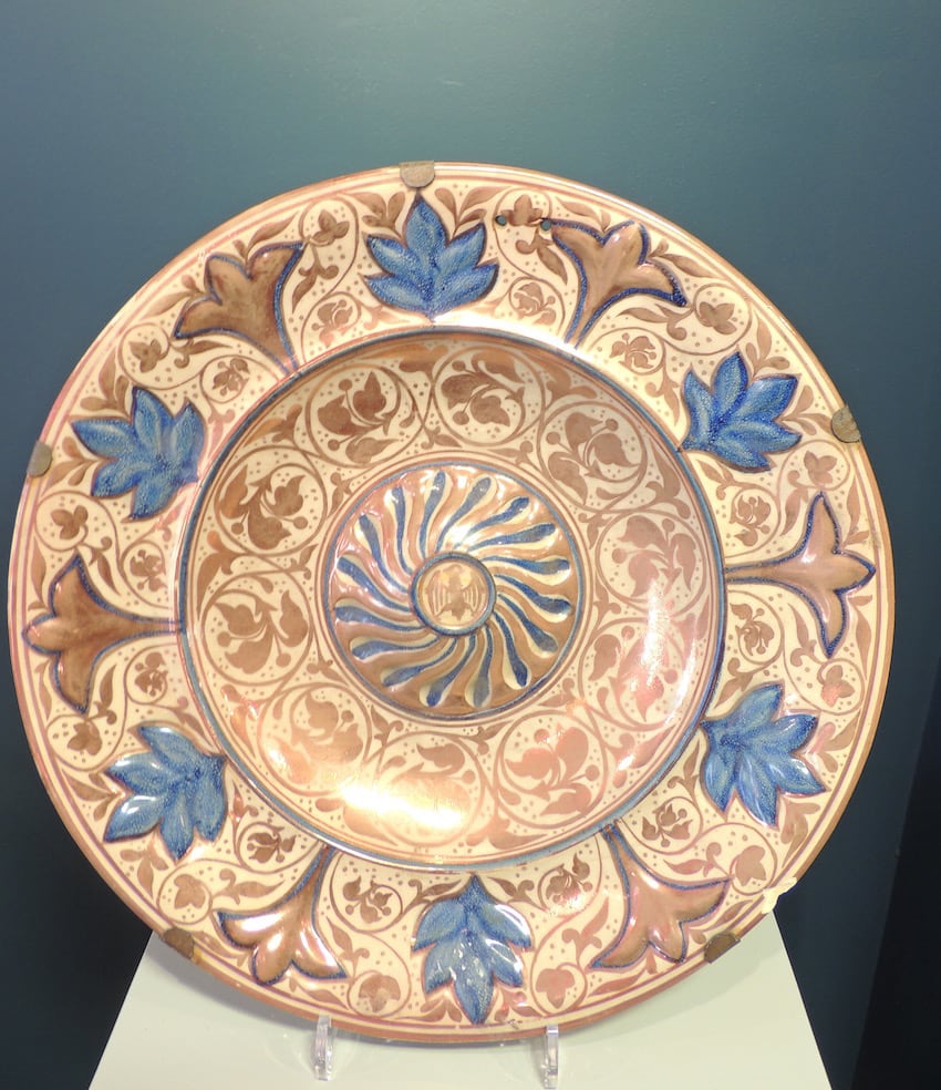 Hispano-Moresque wall charger, 19th Century CE