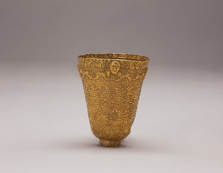 Achaemenid gold rhyton, 500 BCE - 330 BCE