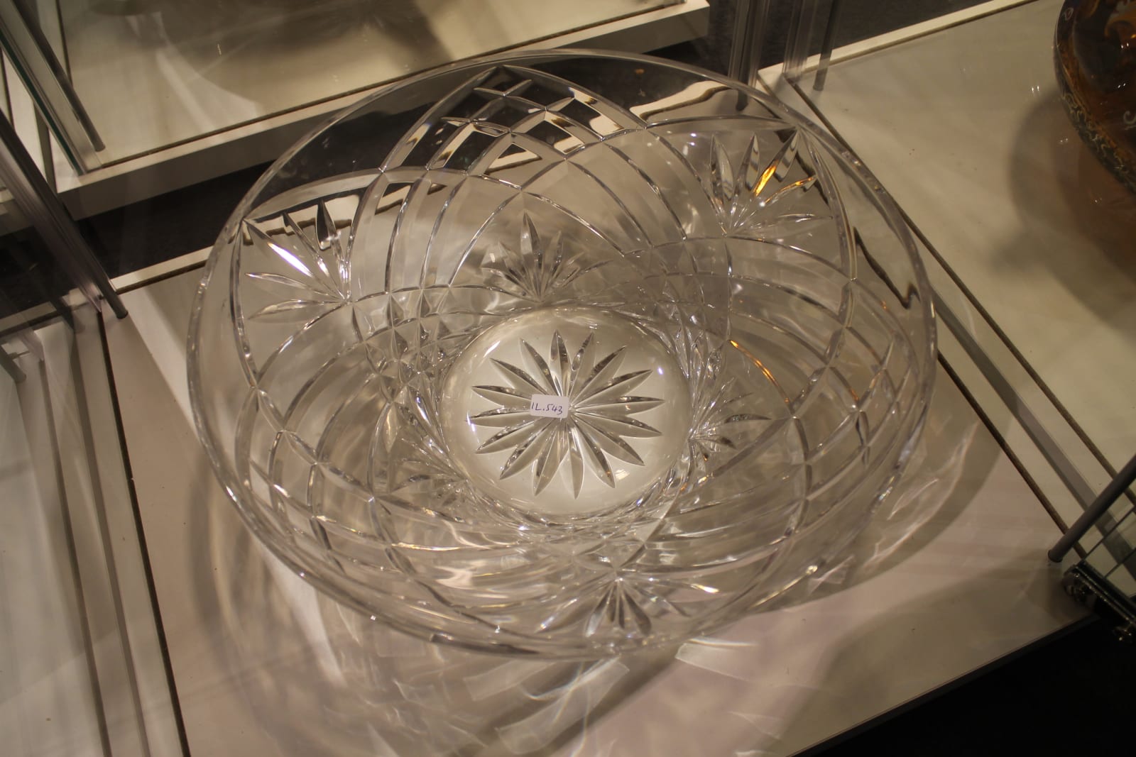 Glass bowl