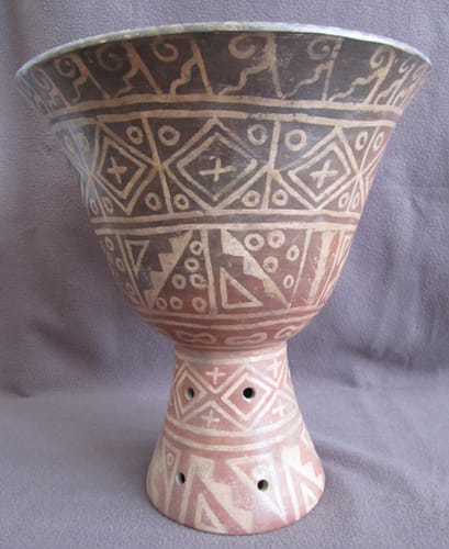 Moche Painted Terracotta Florero Vessel, 400 CE - 800 CE