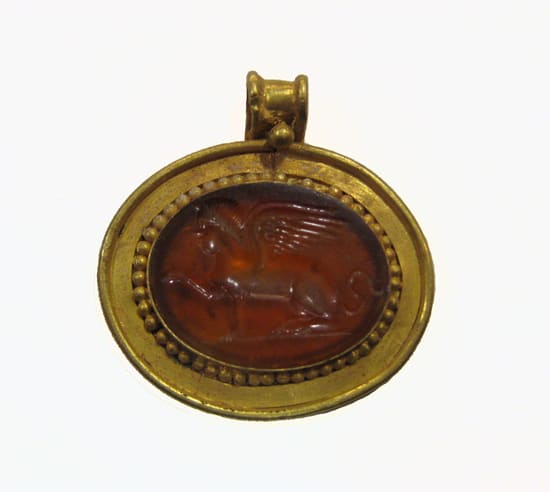 Intaglio Set in a Gold Pendant, 17th Century CE - 19th Century CE