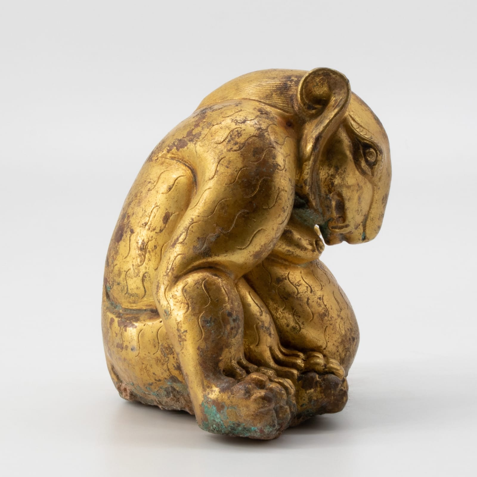 Figure of a Seated Bear, 206 BCE - 220 CE