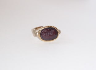 Gold Ring Featuring a Classical Revival Carnelian Intaglio of a Chariot, 18th Century CE