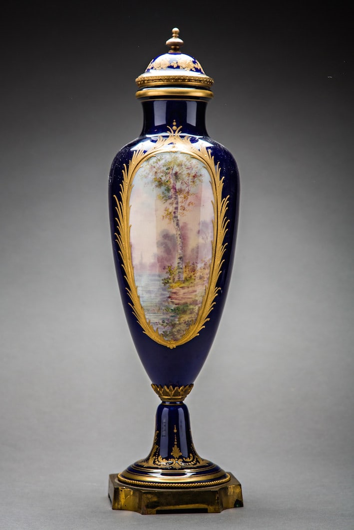 Pair of lidded French ormolu vases, 1900 BCE