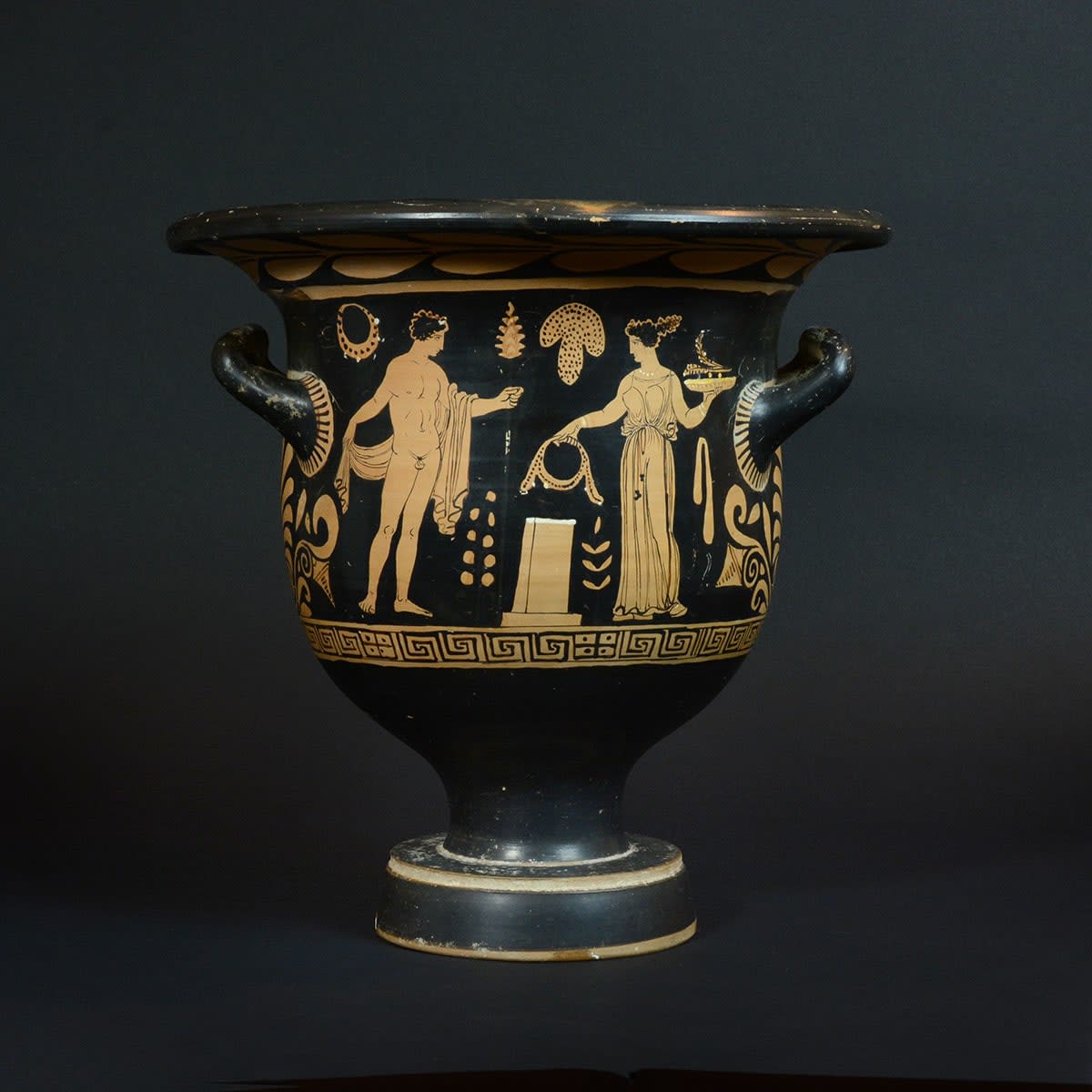 Apulian Red-Figure Bell Krater, 400 BCE - 300 CE