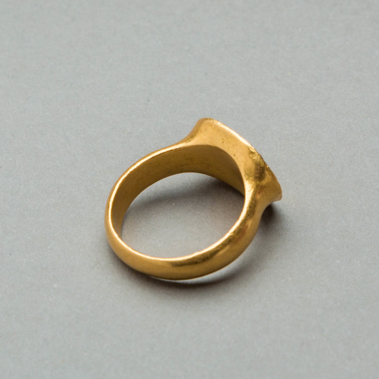 Gold Cameo Ring, 17th Century CE - 19th Century CE