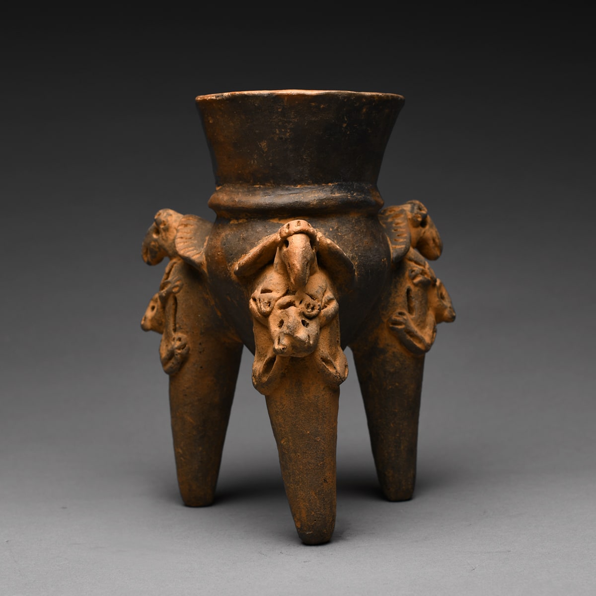 Tripod Vessel, 500 CE - 1000 CE