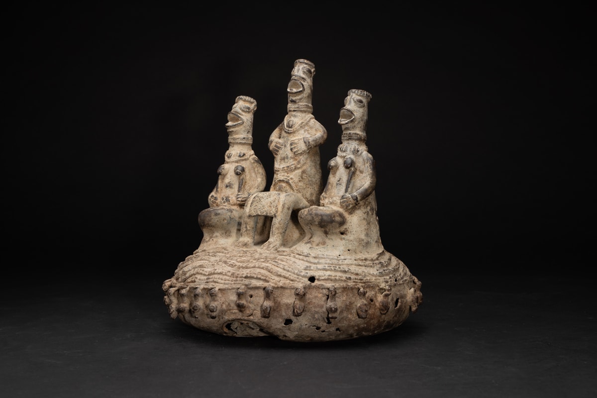 Komaland Bronze Sculpture Depicting Three Figures, 14th Century CE - 18th Century CE