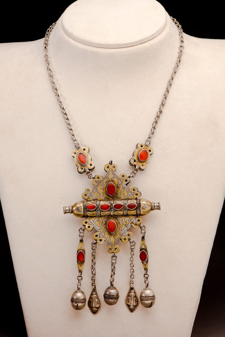 Turkoman silver and carnelian triangular amulet case on chain
