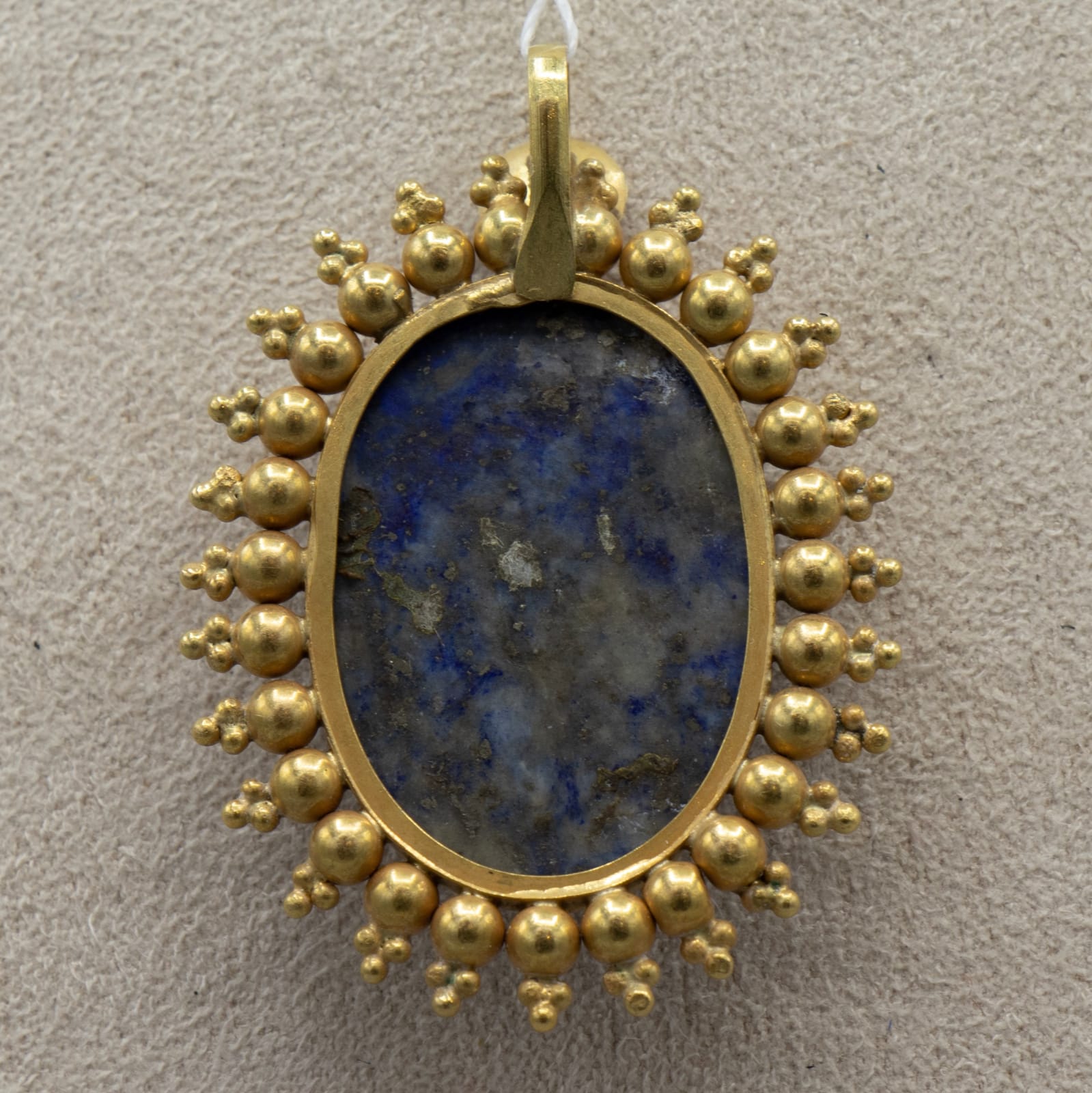 Sassanian Style Lapis Lazuli Intaglio Pendant in a Gold Mount, 19th to early 20th Century CE