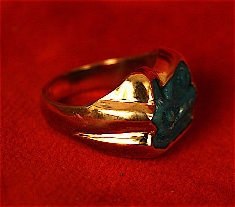Gold Ring with Faience Eye of Horus Amulet -, 1600 BCE - 1100 BCE