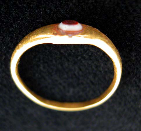 Greco-Roman Gold Ring with Eye Agate, 200 CE - 300 CE