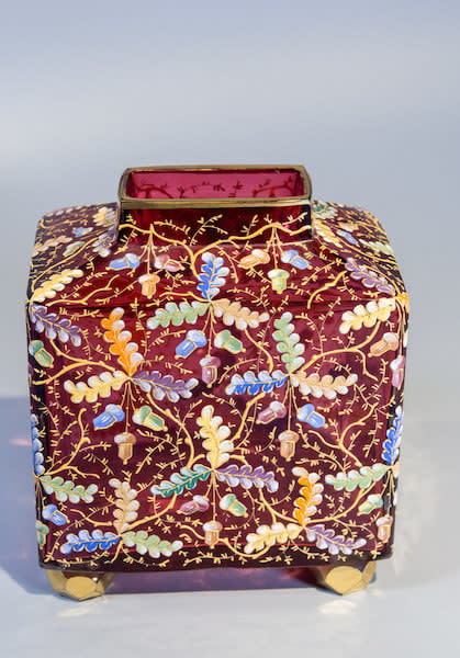 Glass vase, 1870 BCE - 1910 CE