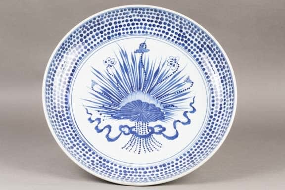 Qing Dynasty Fujian Export Plate with Floral Decoration, Nineteenth Century AD