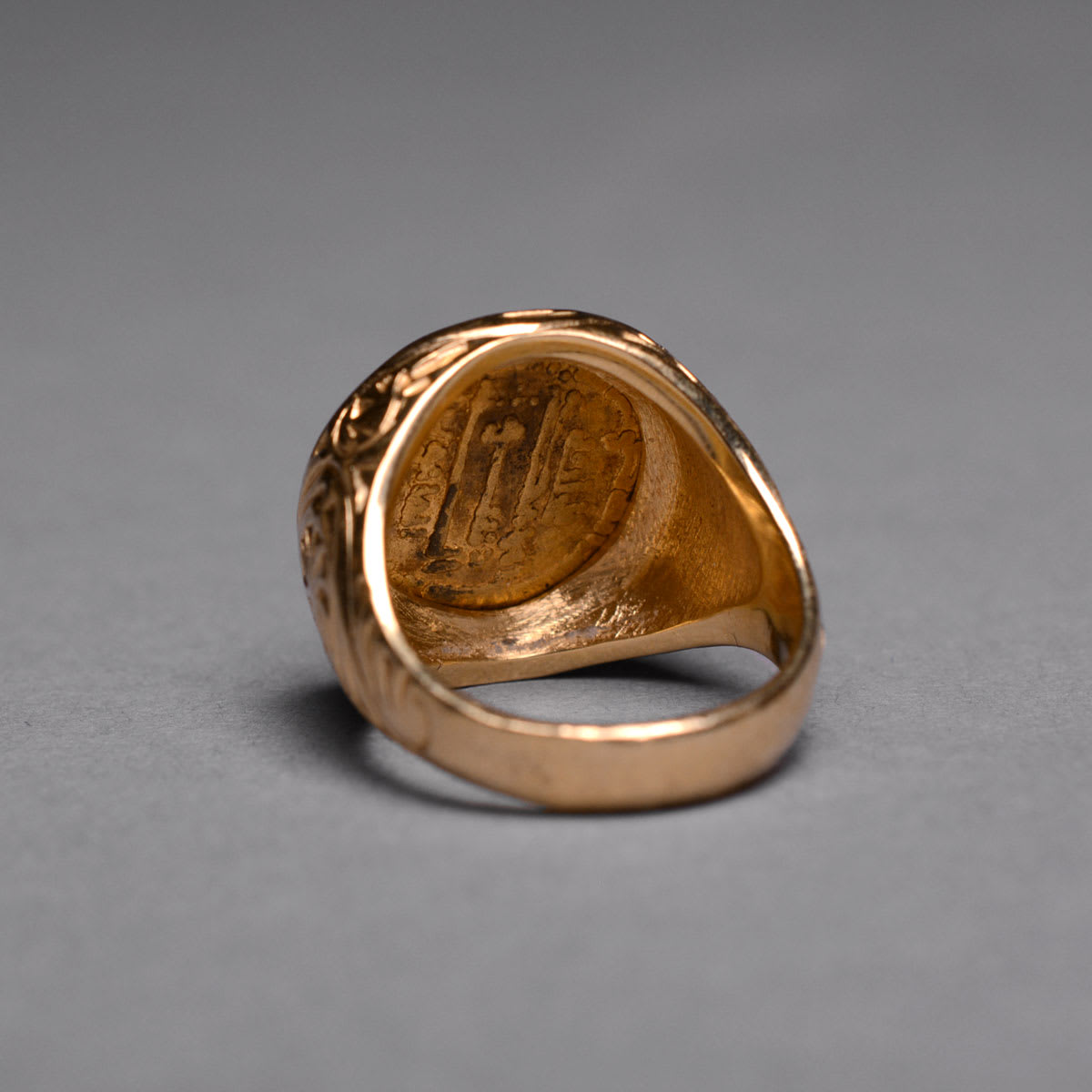 Gold Ring Featuring an Abbasid Gold Dinar, 8th Century CE
