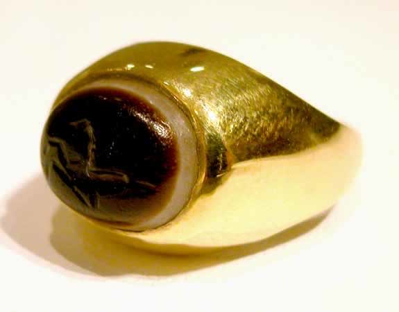 Gold Ring with a Banded Agate Stone Depicting Pegasus, 100 CE - 300 CE