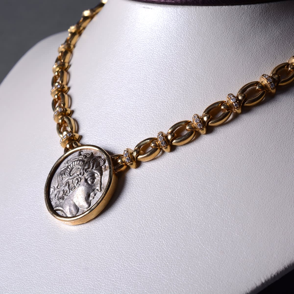 Gold Necklace with Diamonds Featuring a Silver Tetradrachm of Lysimachos, 323 BCE - 281 BCE