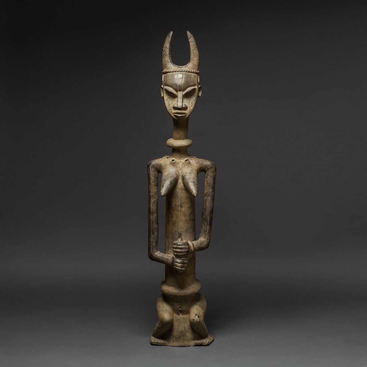 Yoruban female bronze statue, 1800 CE - 1920 CE
