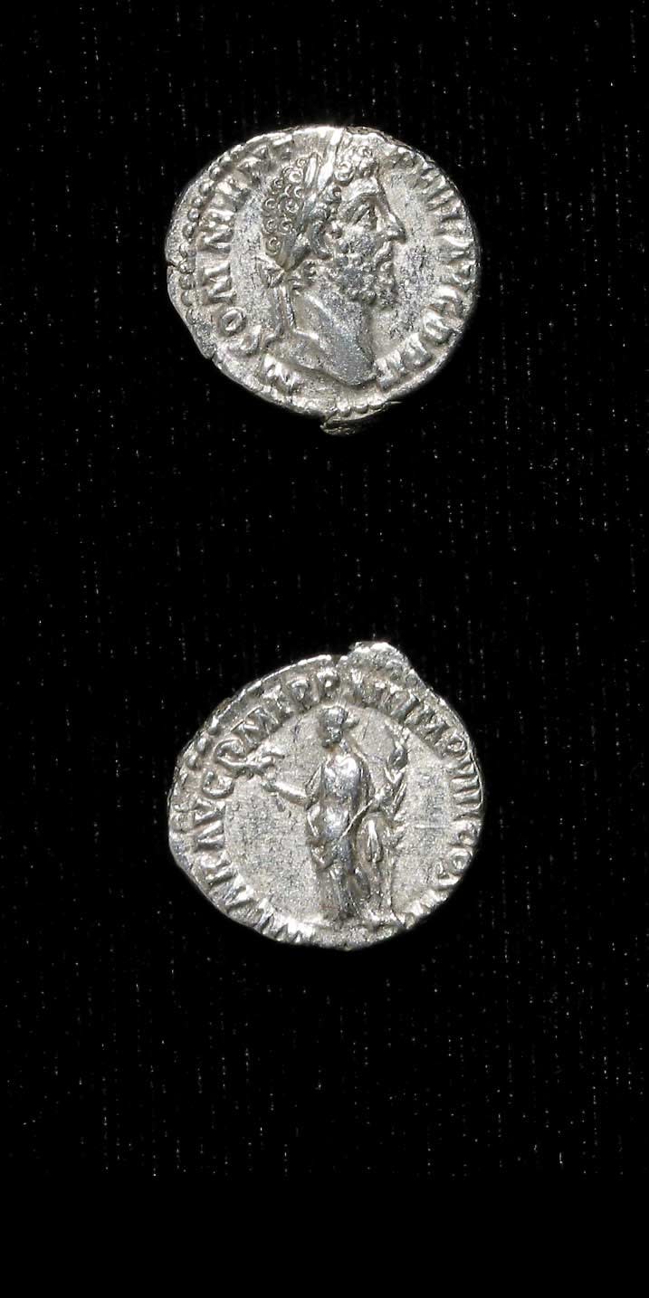 Silver Denarius of Emperor Commodus, 180 CE - 192 CE