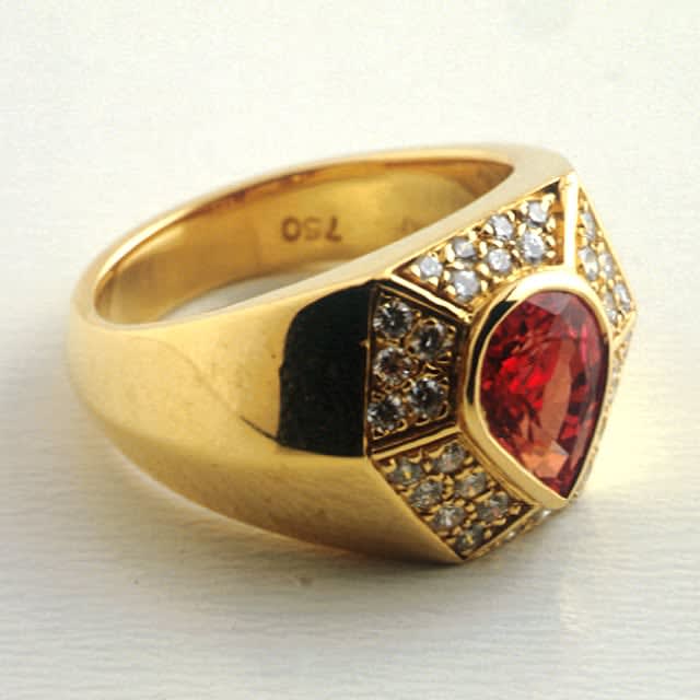 Gold Ring with a Ruby and Diamonds