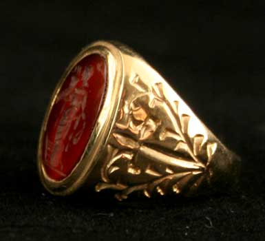 Gold Ring Featuring a Classical Revival Carnelian Seal Depicting the Goddess Aequitas, 18th Century CE - 19th Century CE