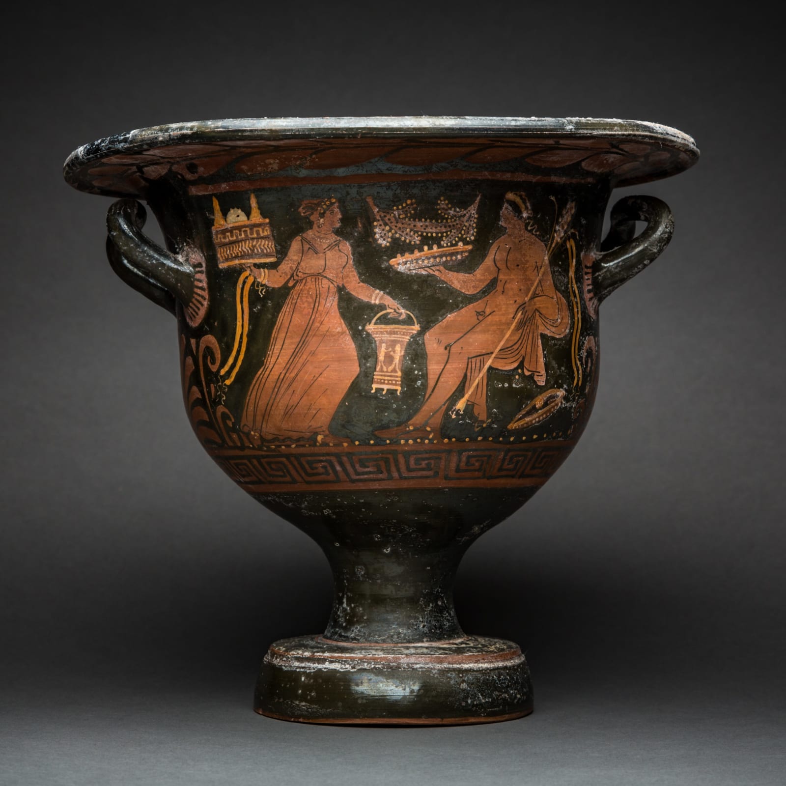 Apulian red-figure bell crater, 400 to 300 BCE