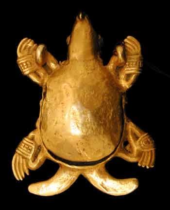 Pre-Columbian Art / Gold Pendant of a Turtle, 500 CE - 1550 CE
