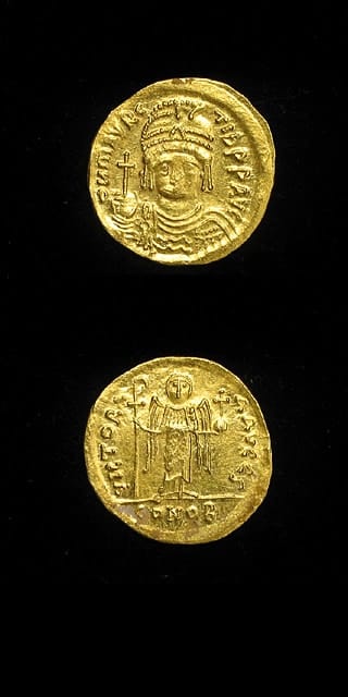 Byzantine Gold Solidus of Emperor Maurice Tiberius, 582 CE - 602 CE