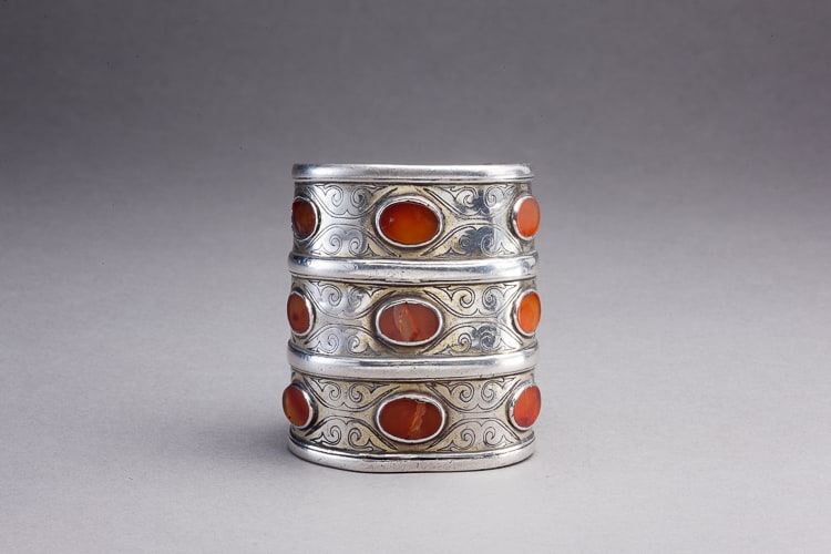 Pair of Turkoman Tekke "Bilezik" silver cuff bangles, 19th Century CE