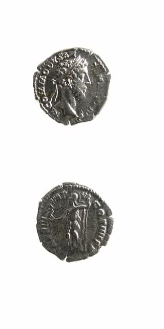 Silver Denarius of Emperor Commodus, 180 CE - 192 CE