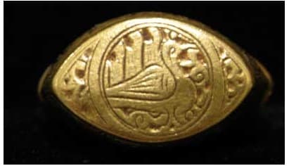 Incised Gold Ring with Bird Motif, 1200 CE - 1600 CE
