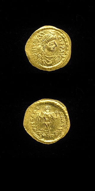 Byzantine Gold Semissis of Emperor Maurice Tiberius, 582 CE - 602 CE