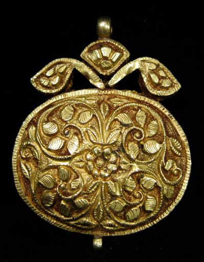 Inlaid Mughal Gold Pendant, 17th Century CE - 19th Century CE