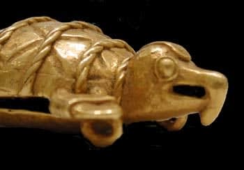 Pre-Columbian Art / Gold Pendant of a Turtle, 500 CE - 1550 CE