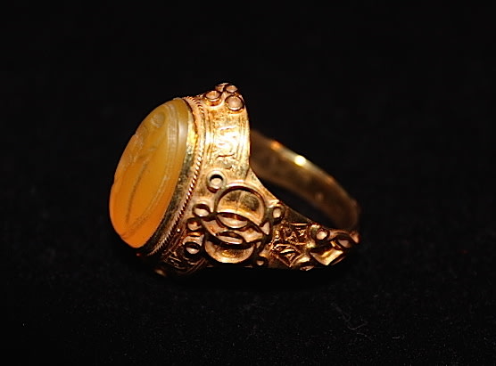 Gold Ring Featuring a Classical Revival Yellow Agate Seal, 19th Century CE