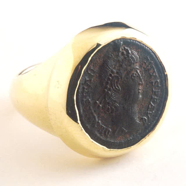 Bronze coin of Roman Emperor Constantius II, 337 CE - 361 CE