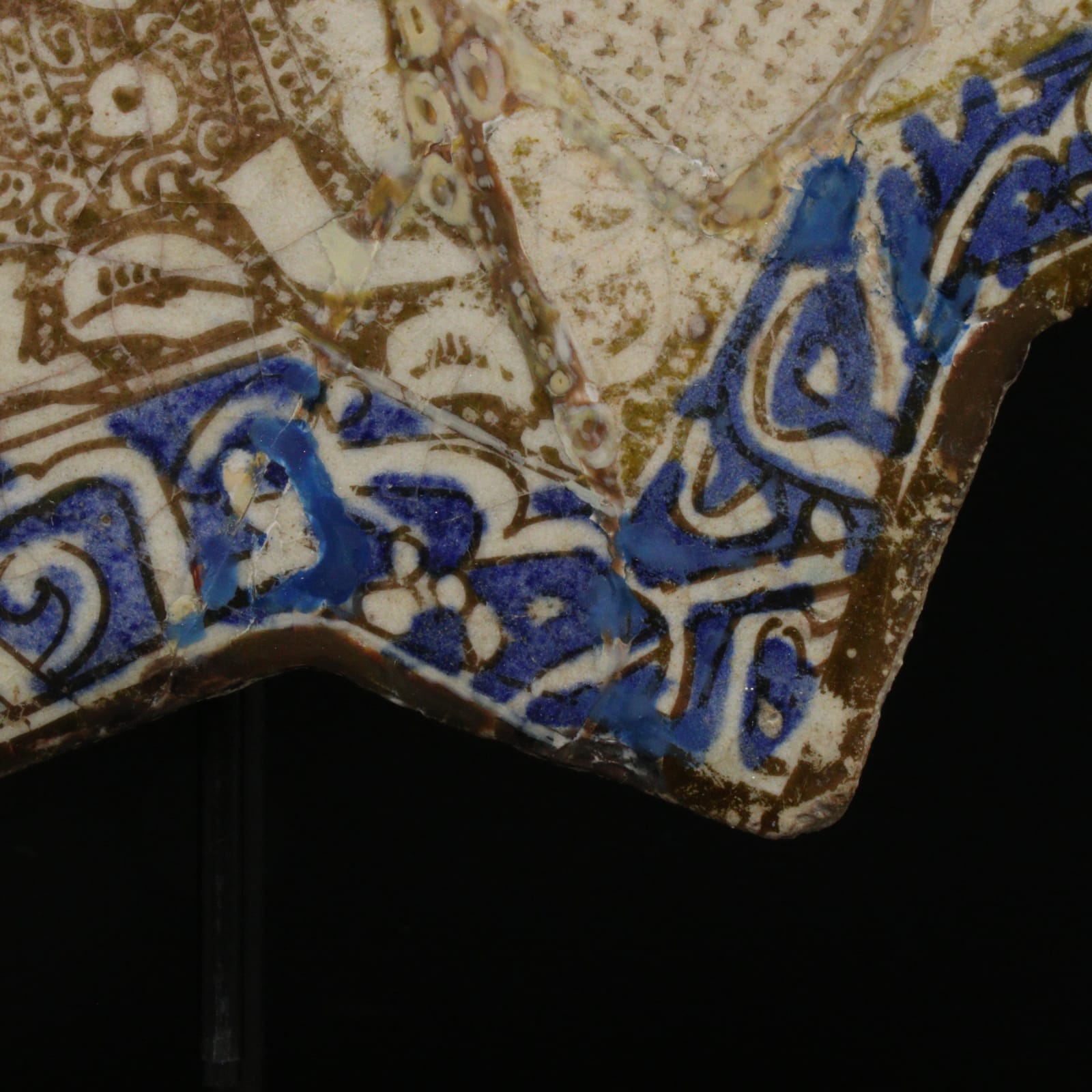 Ilkhanid Lustreware Tile, depicting a Couple in Conversation, Thirteenth to Fourteenth Century AD